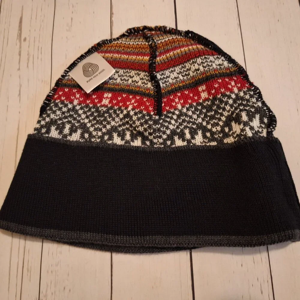 Pure New Wool Winter Hat – Nordic Pattern Knit Beanie - Picture 3 of 3